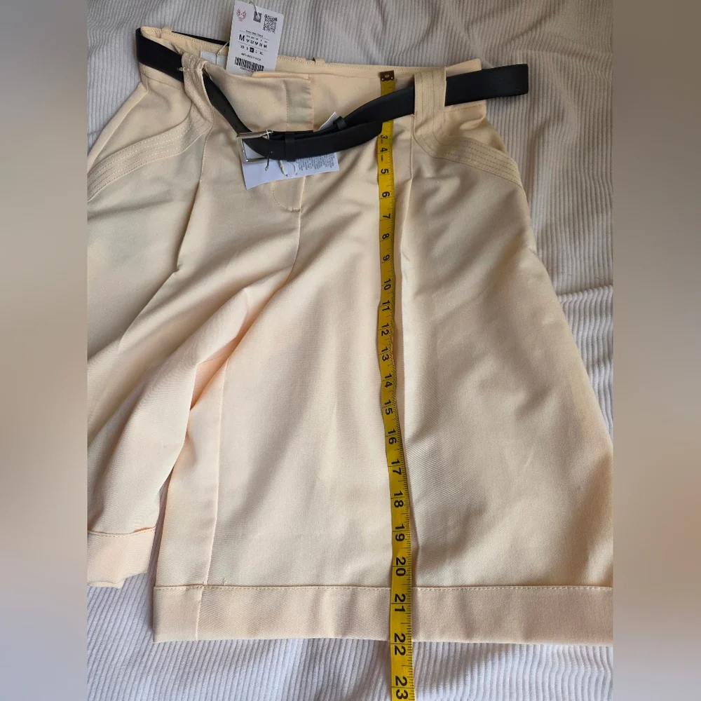 Zara Classic Cream Tailored Women's Trouser Shorts.